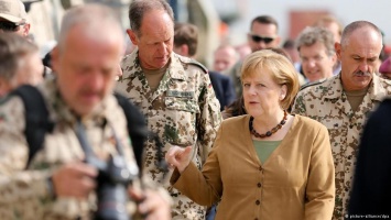 Ангела Меркель выступает за рост военных расходов