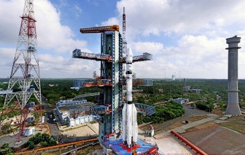 Индийская ракета-носитель вывела на орбиту одновременно 20 спутников