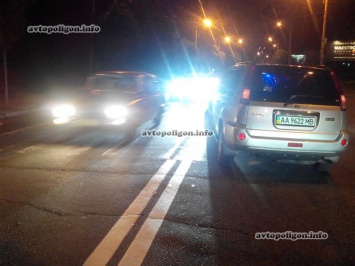 ДТП в Киеве: Nissan X-trail сбил пару влюбленных. ФОТО