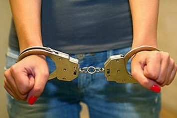 В Киеве 14-летняя девушка ограбила мужчину