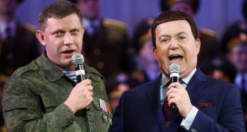 Неоценимый Кобзон наконец получит паспорт "ДНР" из рук главаря боевиков