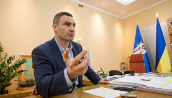 Кличко поднял врачей с «грани выживания»: добавил 200 гривен