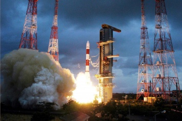 Индия успешно запустила 20 спутников на одной ракете