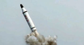 КНДР запустила две баллистические ракеты, Сеул ответил совещанием