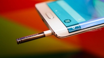Фаблет Samsung Galaxy Note 7 выйдет только с одним вариантом дисплея - изогнутым