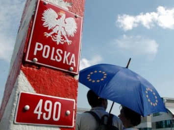 Пешеходов еще полгода будут пропускать в пункте "Угринов" на границе с Польшей
