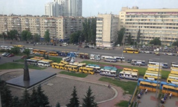 Массовый протест в Киеве: маршрутчики заявили о коррупционных схемах губернатора