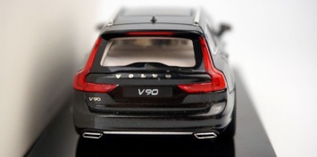 Volvo приступила к серийному производству универсала V90