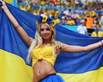 Сексуальные болельщицы сборной Украины на Евро 2016 (ФОТО)