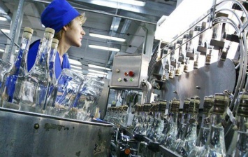 Украина в мае сократила производство водки на 28,7%