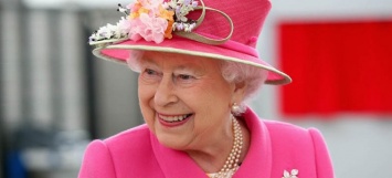 Елизавета II через Твиттер поблагодарила поклонников за поздравления с 90-летием