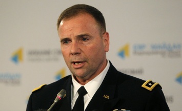 Командующий сухопутными войсками США в Европе, генерал-лейтенант Бен Ходжес: "Россия может уничтожить целую страну"