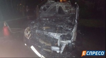 В Киеве ночью сгорели 4 автомобиля