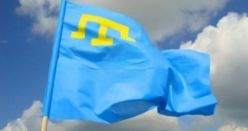Мустафа Джемилев поднял крымскотатарский флаг в представительстве Украины в Совете Европы (ФОТО)