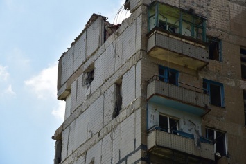 Жители дома в Красногоровке 710 дней живут под обстрелами (фото)