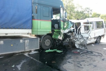 Автобус с украинцами попал в смертельное ДТП в России: 5 человек погибли, еще 7 получилие тяжелые травмы