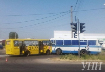 В результате ДТП с участием автобусов в Мариуполе пострадали 10 человек
