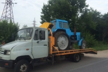 В Кировоградской области полицейские обнаружили трактор-"двойник". ФОТО