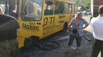 В Мариуполе жестко столкнулись фура и маршрутка (фото)