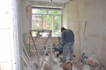Авдеевский коксохим ремонтирует городской центр социального обслуживания (ФОТО)