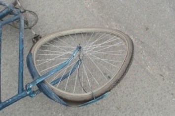 Водитель, сбивший велосипедиста на Полтавщине, скрылся