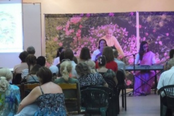 В бердянском художественном музее звучала музыка Чинмоя