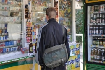 В Киеве могут отменить запрет на торговлю алкоголя в МАФах