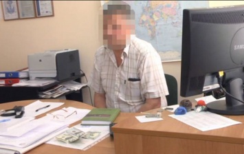 В Одессе на взятке "погорел" местный чиновник (фото, видео)