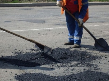 "Укравтодор" планирует завершить основные ремонтные работы на дорогах до конца октября - Е.Барах