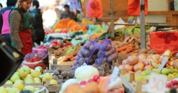 Оккупанты в обмен на торговые места требуют от севастопольских фермеров дешевые продукты