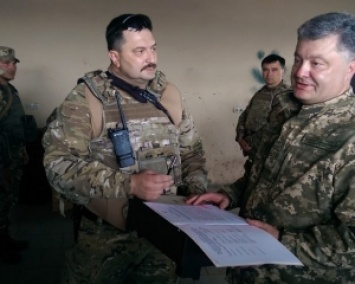 Порошенко подписал демобилизацию под носом у боевиков