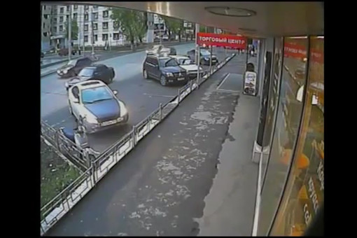 Агрессивную автоледи из Перми посадили на 14 суток под арест - Газета.Ru | Автомобили
