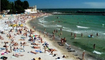 Медики советуют воздержаться от купания на шести одесских пляжах