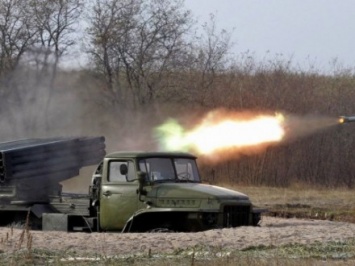 За сутки боевики 11 раз применили тяжелое вооружение против ВСУ в Донецкой области