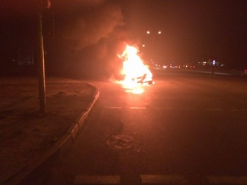 Жуткое ДТП во Львове с участием маршрутки: автомобиль сгорел дотла