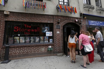 Обама объявил гей-бар национальным памятником