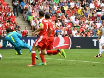 Сборная Польши первой вышла в четвертьфинал Евро-2016
