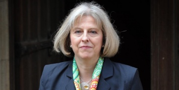 В борьбу за пост премьер-министра Великобритании может вступить Тереза Мей