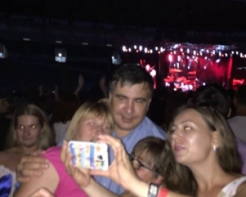 Селфи Саакашвили с фанатками Океана Эльзы (ФОТО)