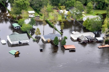 В Западной Вирджинии жертвами масштабного наводнения стали 24 человека