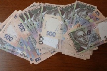 На Прикарпатье "Ощадбанк" выдал пенсионерке 29000 гривен сувенирными купюрами