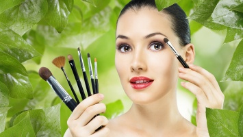 Ученые выяснили, какое воздействие оказывает макияж на мужчин и женщин
