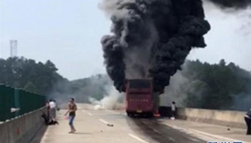 В Китае в автобусе сгорели 35 человек