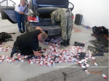 Во Львовской области пограничники изъяли контрабанду сигарет