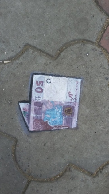 Одесситы повелись на рисованные деньги (фото, видео)