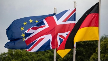 Опрос: Почти треть немцев - за референдум о выходе из Евросоюза