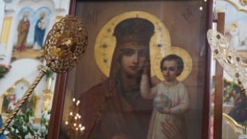Верующие встречали православную святыню (фото)