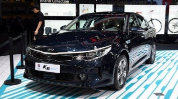 В Китае начались продажи гибридного седана Kia K5