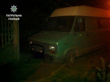 В Запорожье ночью пьяный водитель влетел в забор