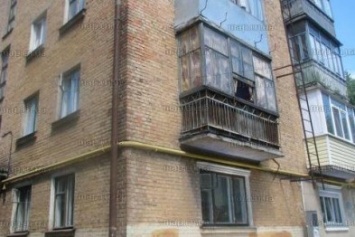 Пенсионер-самоубийца в Чернигове пытался спрыгнуть со 2-го этажа